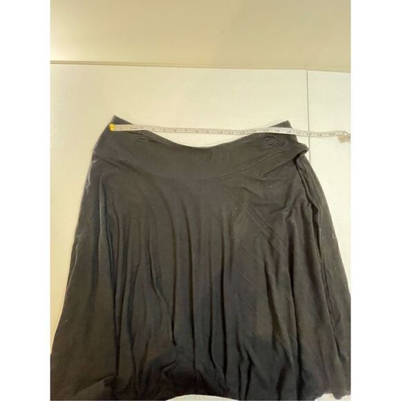 Daisy Fuentes women’s XL asymmetrical black swing skirt - Picture 3 of 7